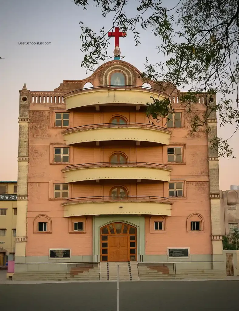 Mount Carmel High School, Akola